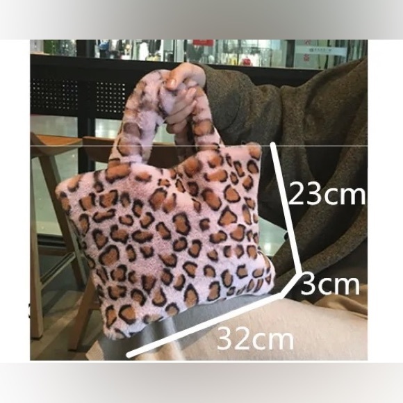 Leopard print pink furry bag - Picture 2 of 8